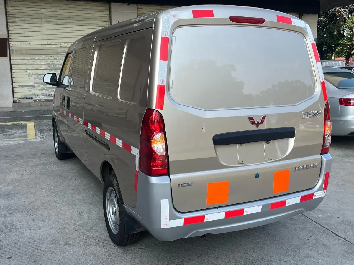 2021 WuLing RongGuang 1.5L 99HP L4 5MT,autocango,china used car exporter,china ev exporter,chinese used car exporter,chinese used ev exporter