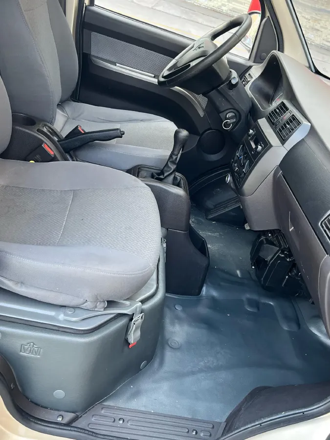 2021 WuLing RongGuang 1.5L 99HP L4 5MT,autocango,china used car exporter,china ev exporter,chinese used car exporter,chinese used ev exporter