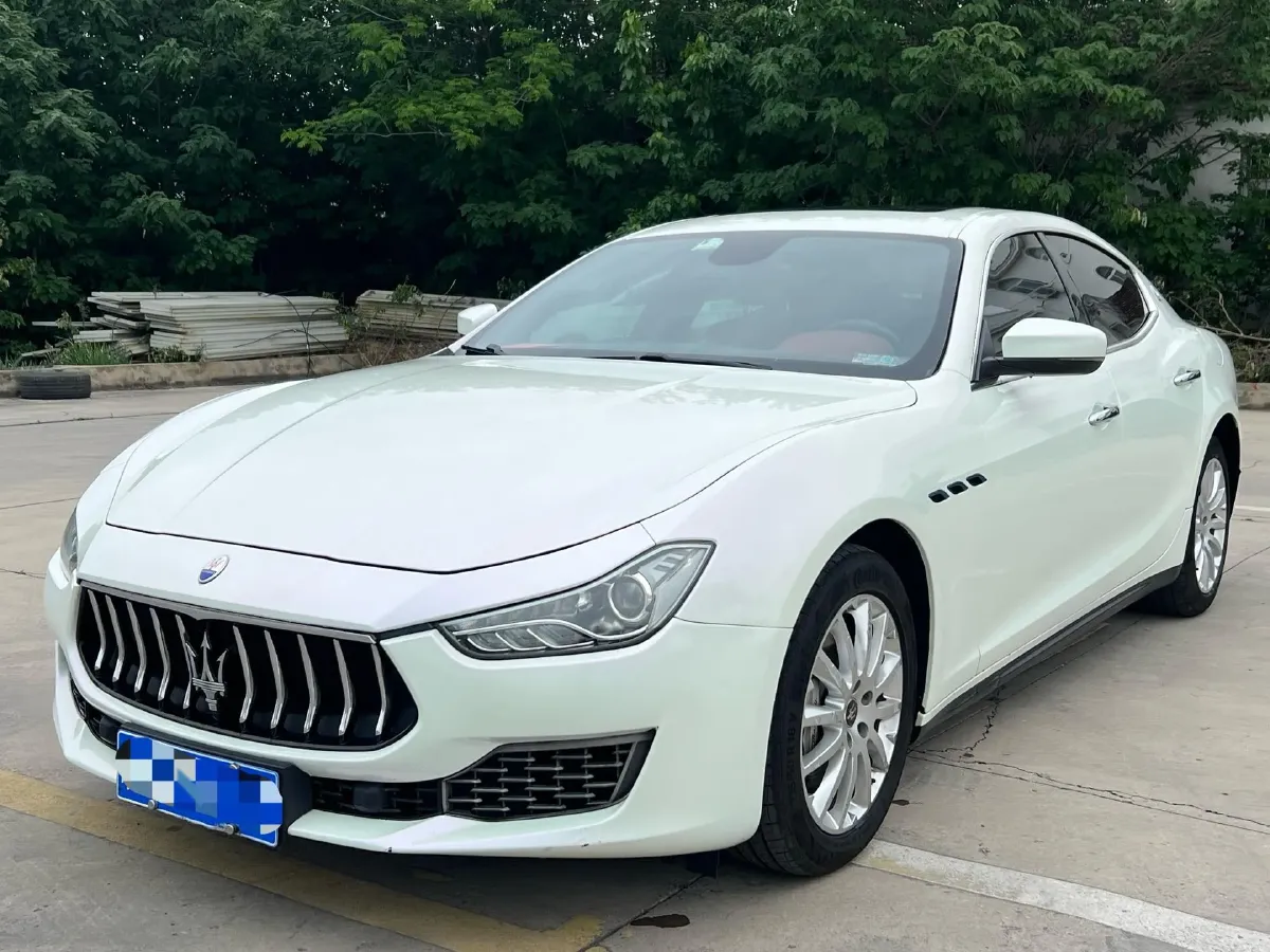 2021 Maserati Ghibli 2.0T 330HP L4 8AT,autocango,china used car exporter,china ev exporter,chinese used car exporter,chinese used ev exporter