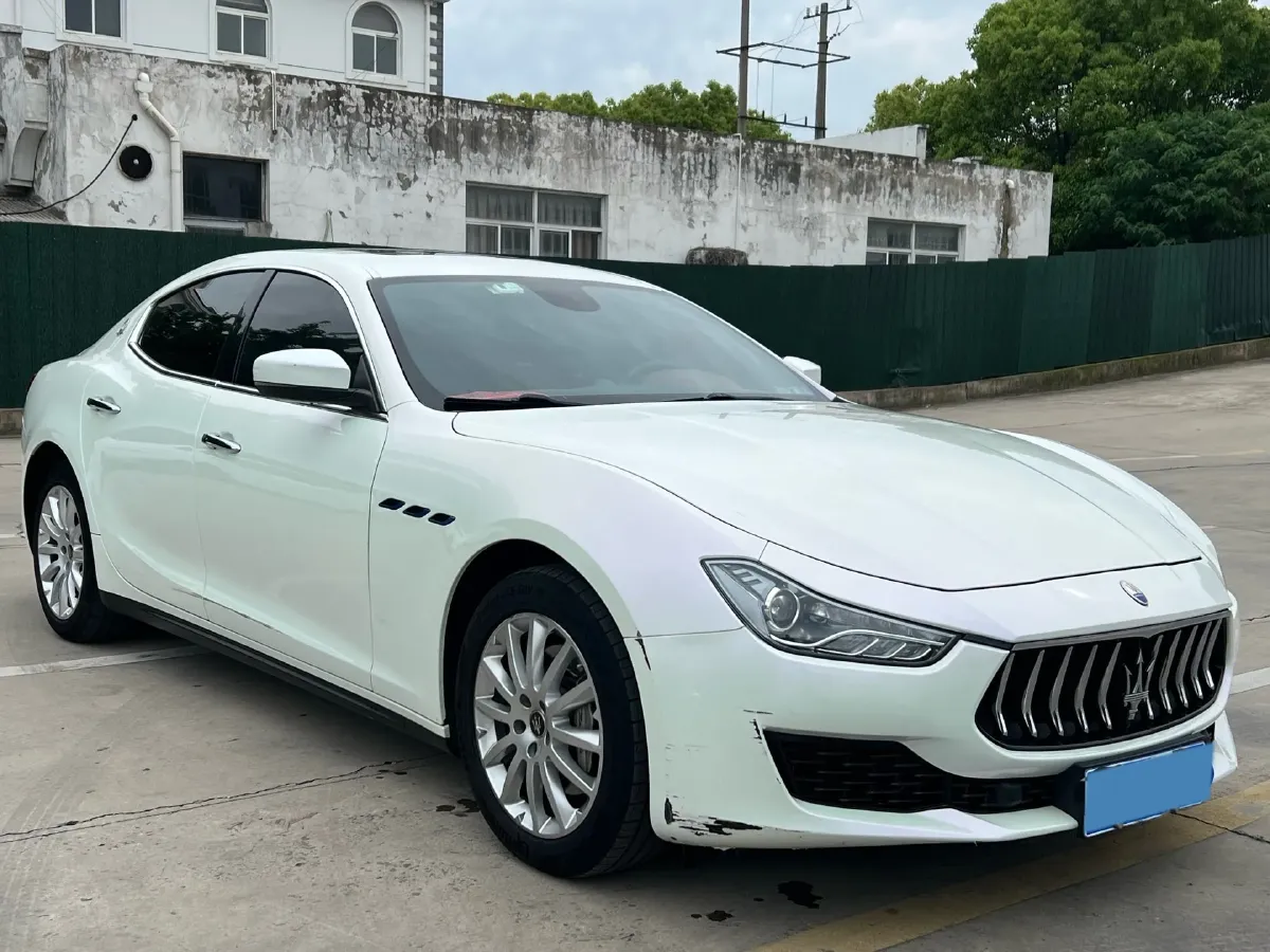 2021 Maserati Ghibli 2.0T 330HP L4 8AT,autocango,china used car exporter,china ev exporter,chinese used car exporter,chinese used ev exporter
