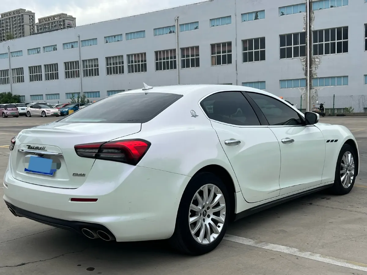 2021 Maserati Ghibli 2.0T 330HP L4 8AT,autocango,china used car exporter,china ev exporter,chinese used car exporter,chinese used ev exporter