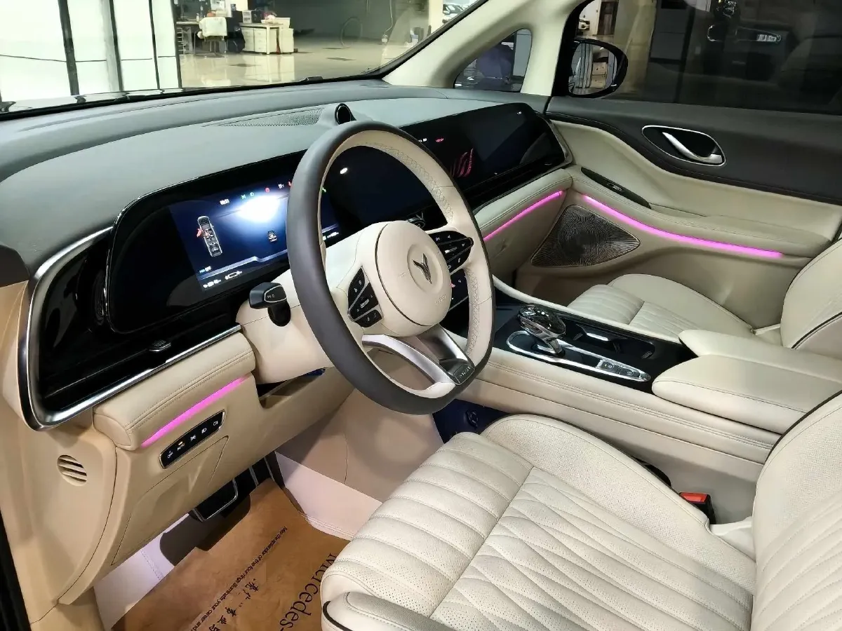 2022 Voyah Dream 1.5T 136HP L4 PHEV 25.57KWH,autocango,china used car exporter,china ev exporter,chinese used car exporter,chinese used ev exporter