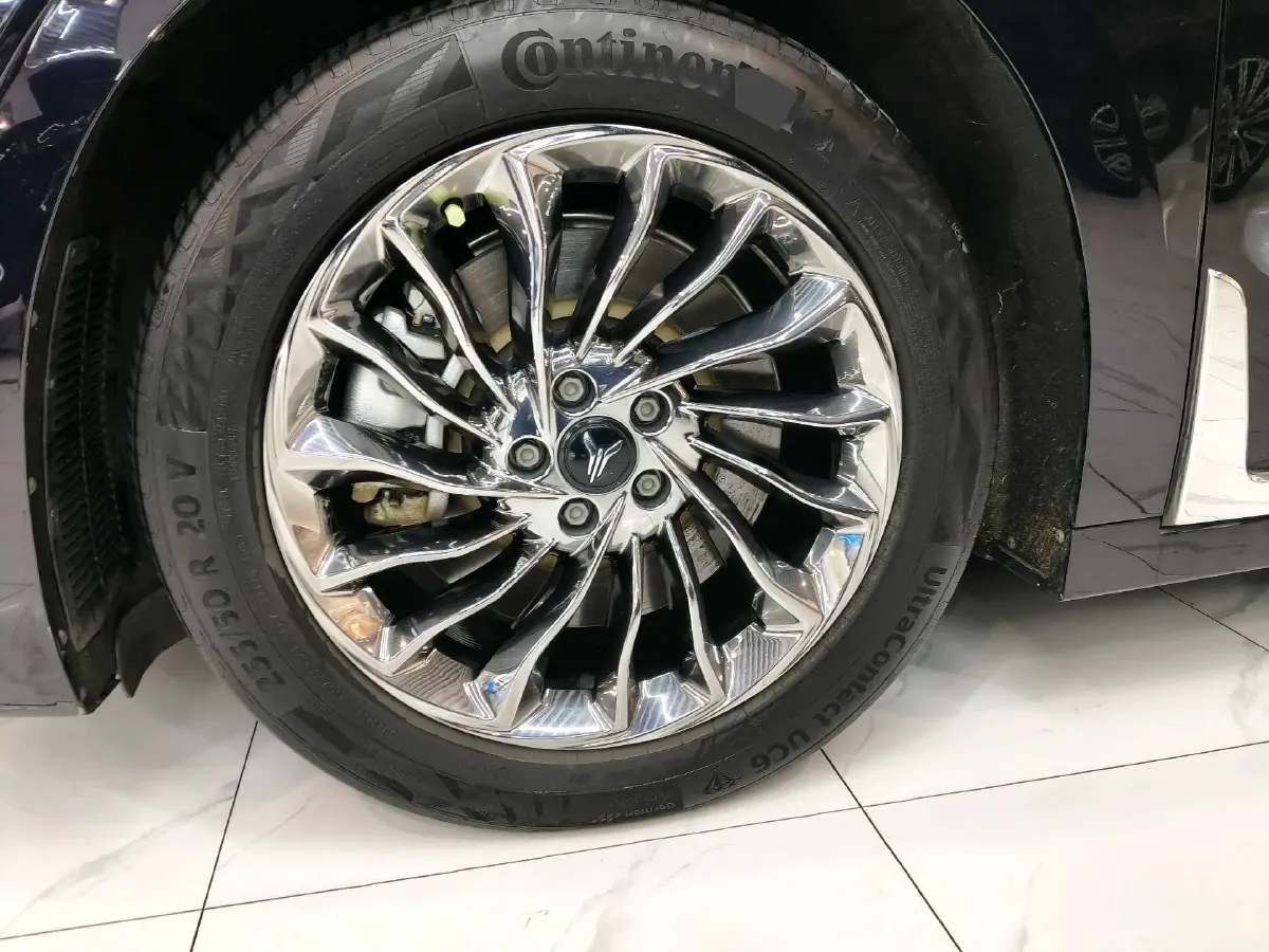2022 Voyah Dream 1.5T 136HP L4 PHEV 25.57KWH,autocango,china used car exporter,china ev exporter,chinese used car exporter,chinese used ev exporter
