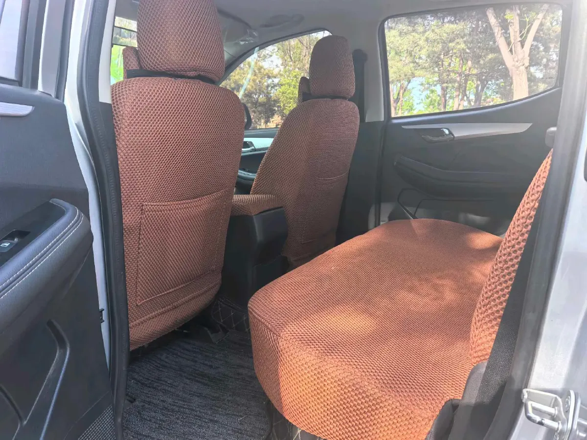 2020 Isuzu Jim 2.8T 120HP L4 5MT,autocango,china used car exporter,china ev exporter,chinese used car exporter,chinese used ev exporter