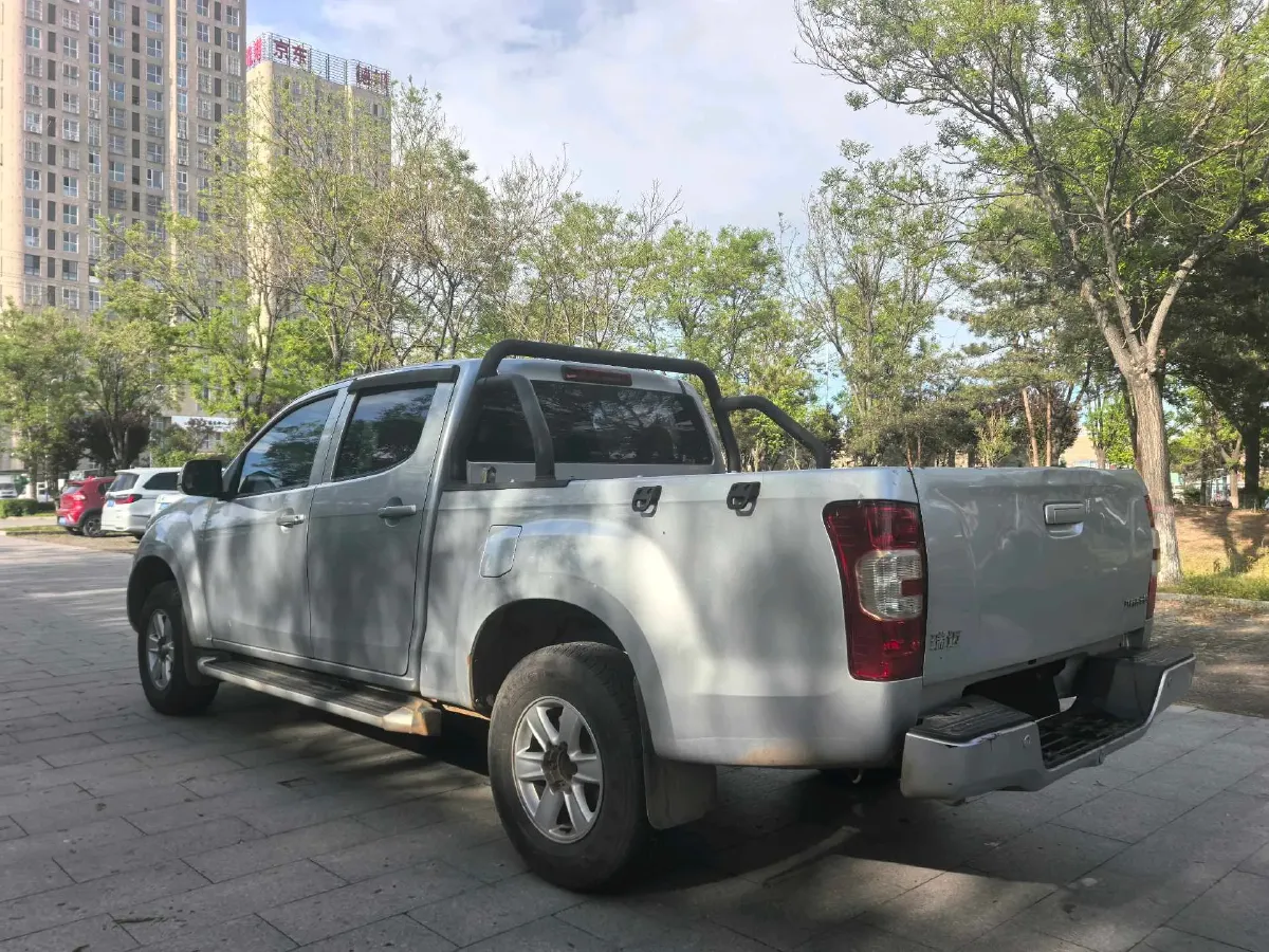 2020 Isuzu Jim 2.8T 120HP L4 5MT,autocango,china used car exporter,china ev exporter,chinese used car exporter,chinese used ev exporter