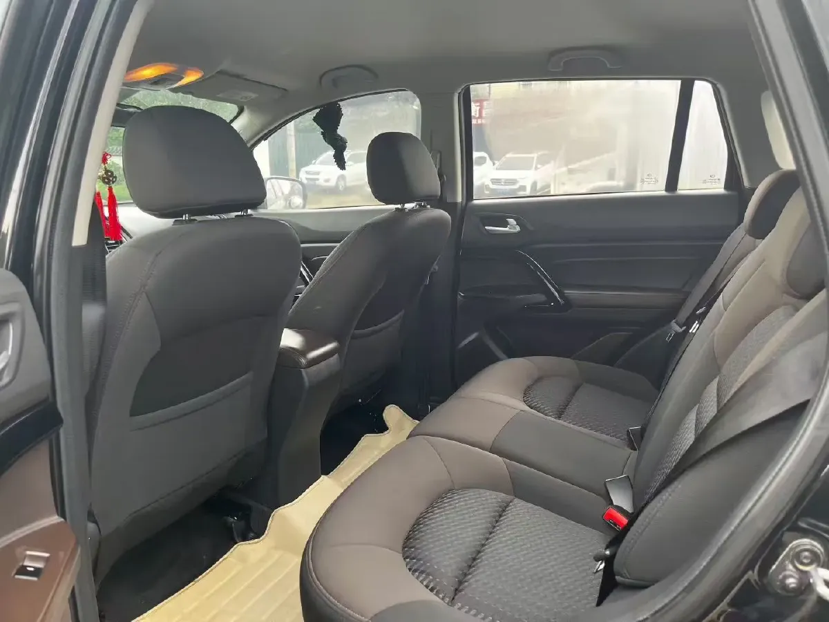 2017 GAC Trumpchi GS4 1.5T 152HP L4 5MT,autocango,china used car exporter,china ev exporter,chinese used car exporter,chinese used ev exporter