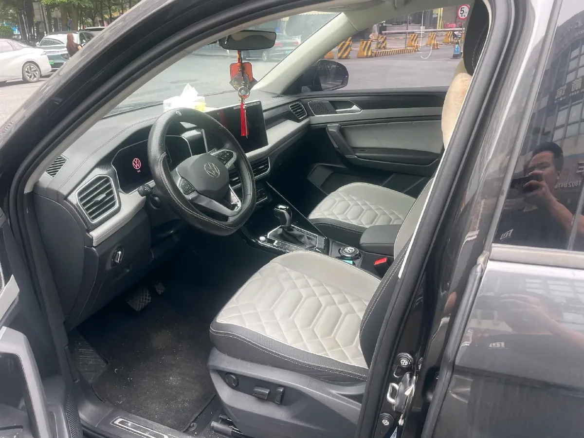 2021 Audi Q5L Sportback 2.0T 252HP L4 7DCT,autocango,china used car exporter,china ev exporter,chinese used car exporter,chinese used ev exporter