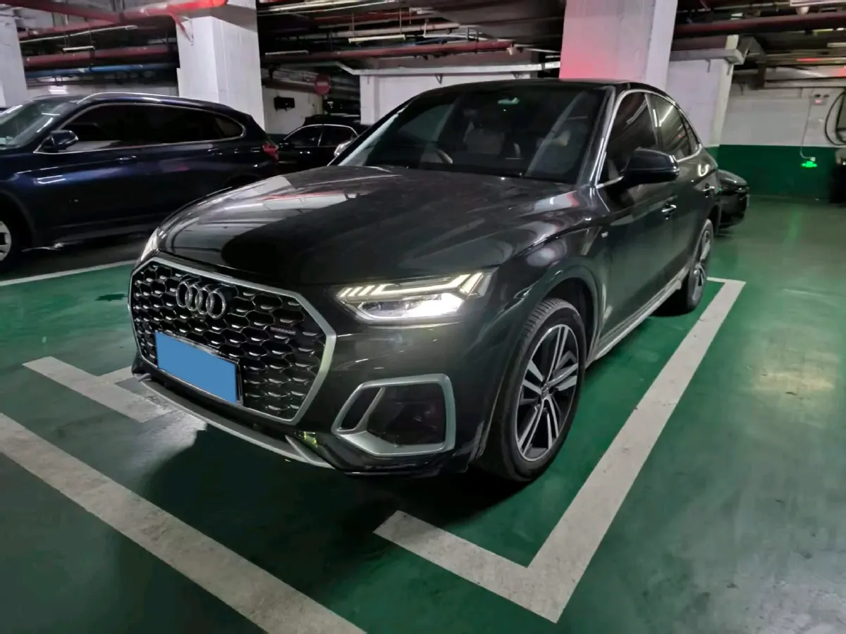 2021 Audi Q5L Sportback 2.0T 252HP L4 7DCT,autocango,china used car exporter,china ev exporter,chinese used car exporter,chinese used ev exporter