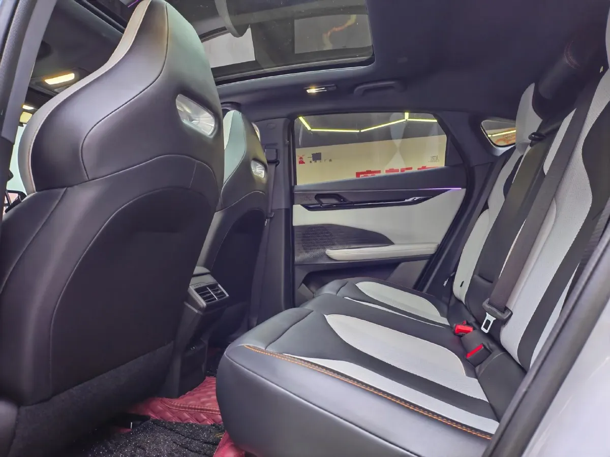 2024 ChangAn UNI-V iDD 1.5L 110HP L4 E-CVT PHEV 18.99KWH,autocango,china used car exporter,china ev exporter,chinese used car exporter,chinese used ev exporter