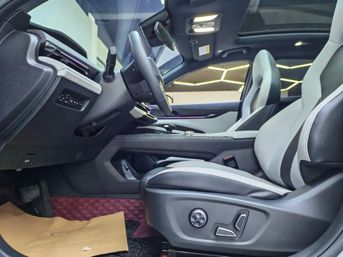 2024 ChangAn UNI-V iDD 1.5L 110HP L4 E-CVT PHEV 18.99KWH,autocango,china used car exporter,china ev exporter,chinese used car exporter,chinese used ev exporter