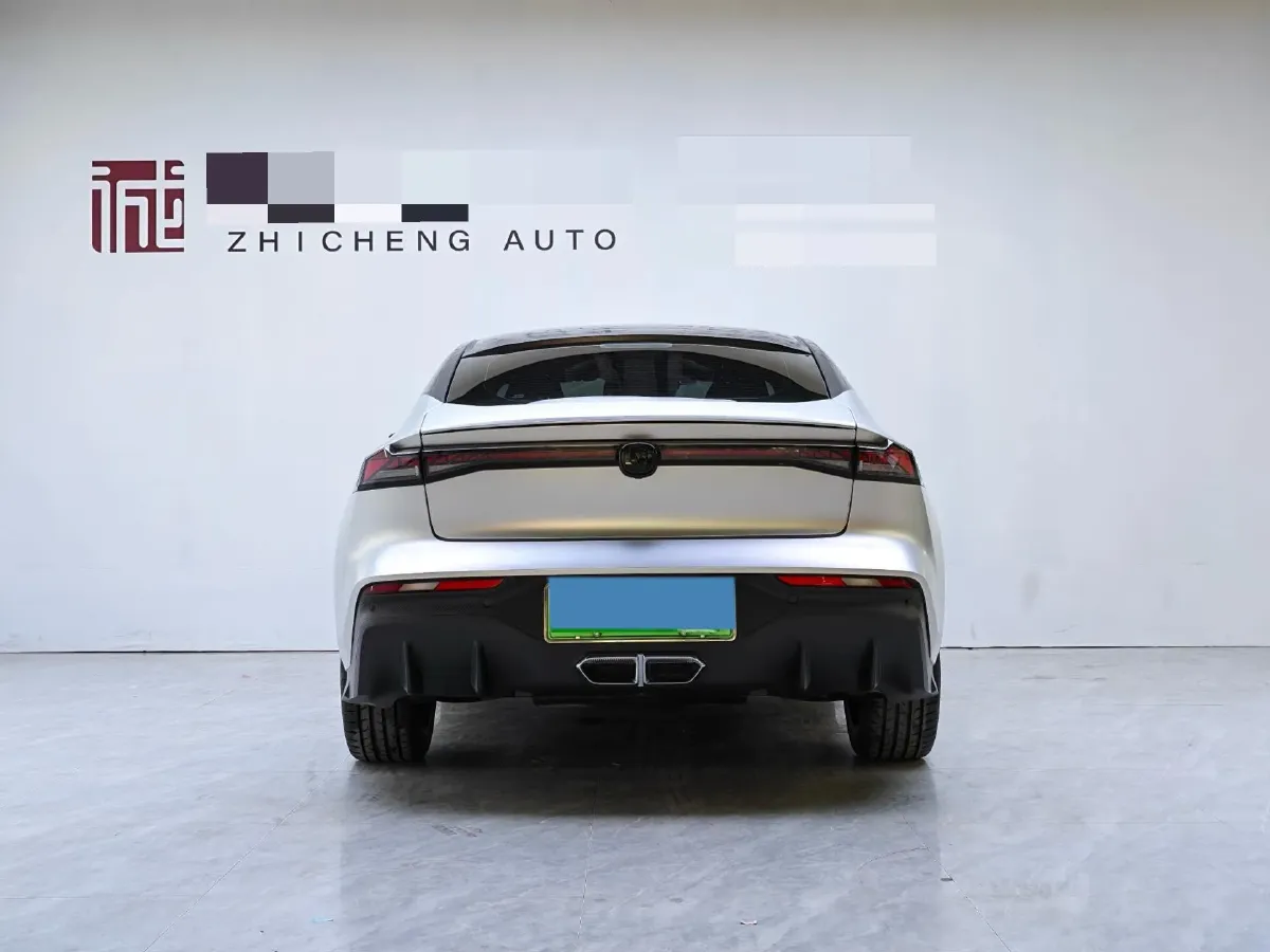 2024 ChangAn UNI-V iDD 1.5L 110HP L4 E-CVT PHEV 18.99KWH,autocango,china used car exporter,china ev exporter,chinese used car exporter,chinese used ev exporter