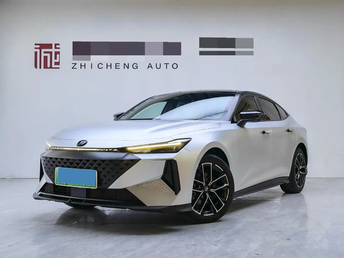 2024 ChangAn UNI-V iDD 1.5L 110HP L4 E-CVT PHEV 18.99KWH,autocango,china used car exporter,china ev exporter,chinese used car exporter,chinese used ev exporter