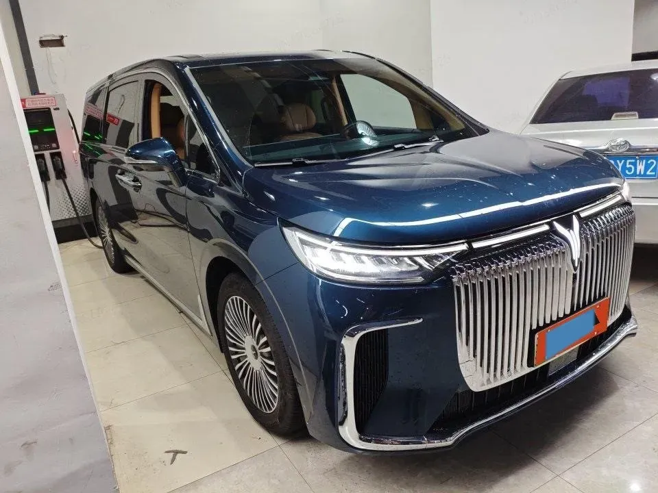 2025 Voyah Dream 1.5T 150HP L4 PHEV 41.7KWH,autocango,china used car exporter,china ev exporter,chinese used car exporter,chinese used ev exporter