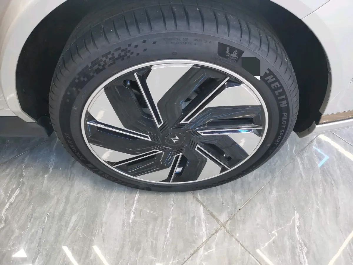 2025 DongFeng eπ eπ008 1.5T 147HP L4 REEV 34.32KWH,autocango,china used car exporter,china ev exporter,chinese used car exporter,chinese used ev exporter