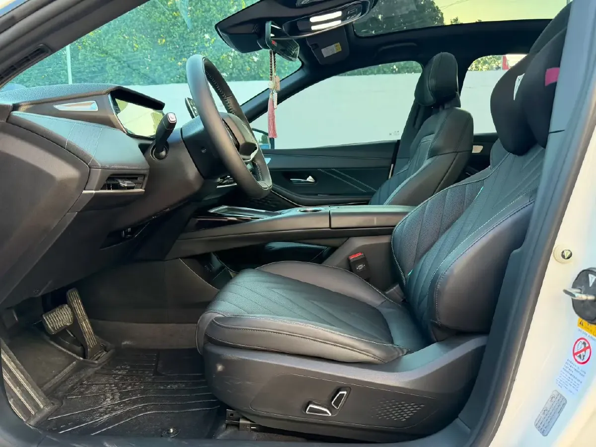 2025 Deepal SL03 BEV 56.1KWH,autocango,china used car exporter,china ev exporter,chinese used car exporter,chinese used ev exporter