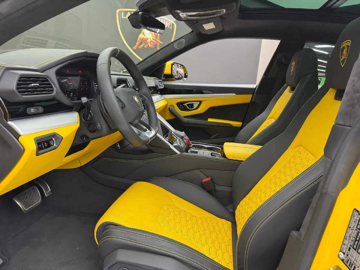 2021 Lamborghini Urus 4.0T 641HP V8 8AT,autocango,china used car exporter,china ev exporter,chinese used car exporter,chinese used ev exporter