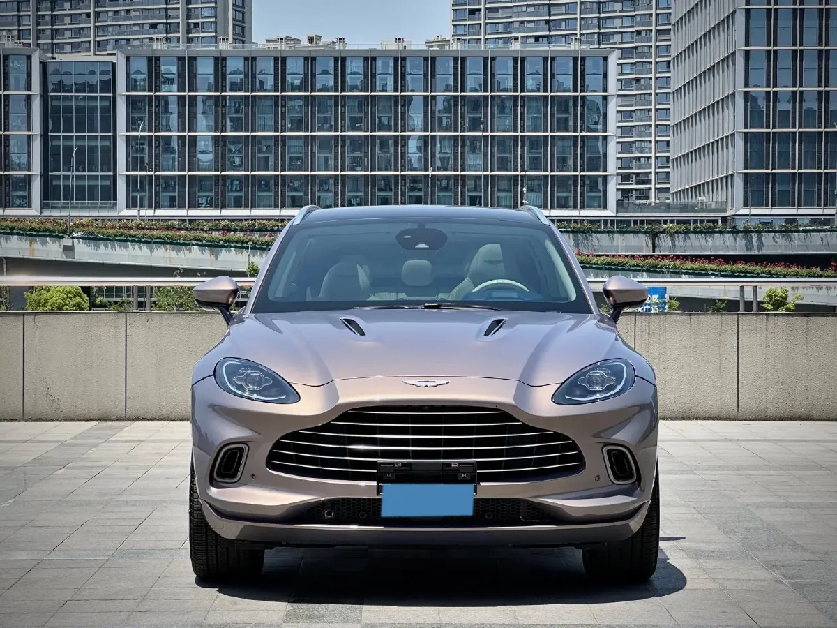 2020 Aston Martin DBX 4.0T 550HP V8 9AT,autocango,china used car exporter,china ev exporter,chinese used car exporter,chinese used ev exporter