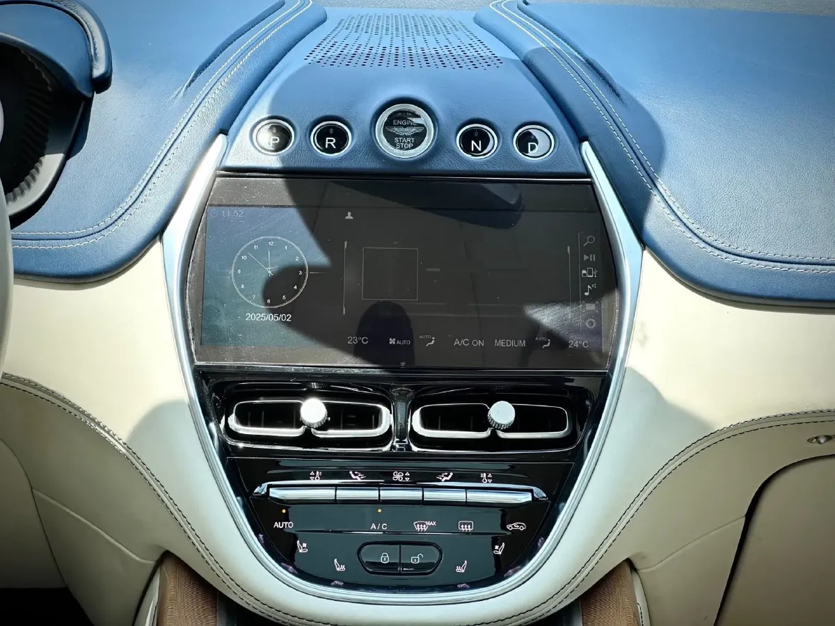 2020 Aston Martin DBX 4.0T 550HP V8 9AT,autocango,china used car exporter,china ev exporter,chinese used car exporter,chinese used ev exporter
