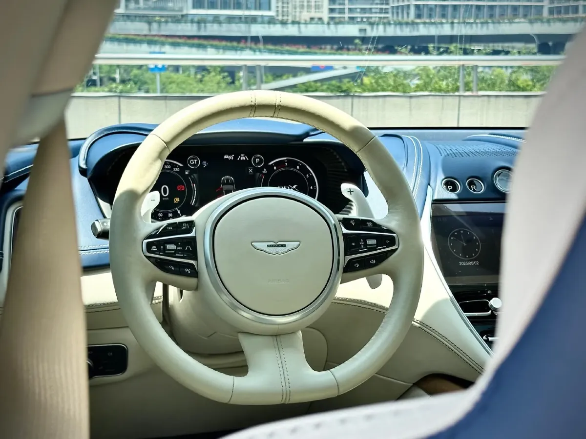 2020 Aston Martin DBX 4.0T 550HP V8 9AT,autocango,china used car exporter,china ev exporter,chinese used car exporter,chinese used ev exporter