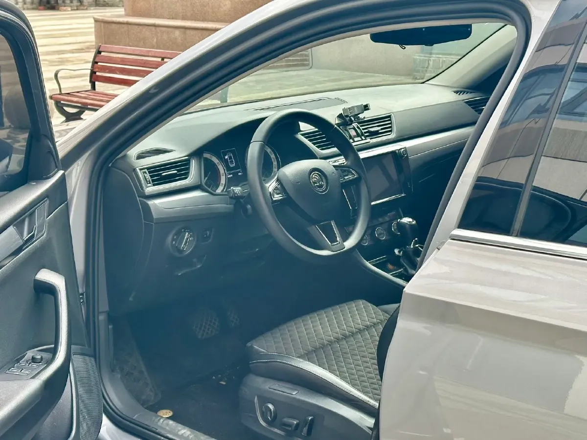 2018 Nissan Terra 2.5L 184HP L4 7AT,autocango,china used car exporter,china ev exporter,chinese used car exporter,chinese used ev exporter