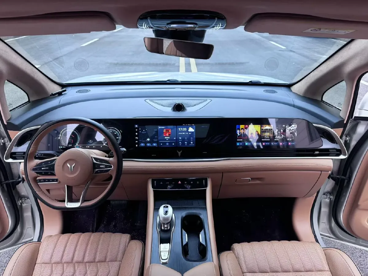 2024 Voyah Dream 1.5T 150HP L4 PHEV 43KWH,autocango,china used car exporter,china ev exporter,chinese used car exporter,chinese used ev exporter
