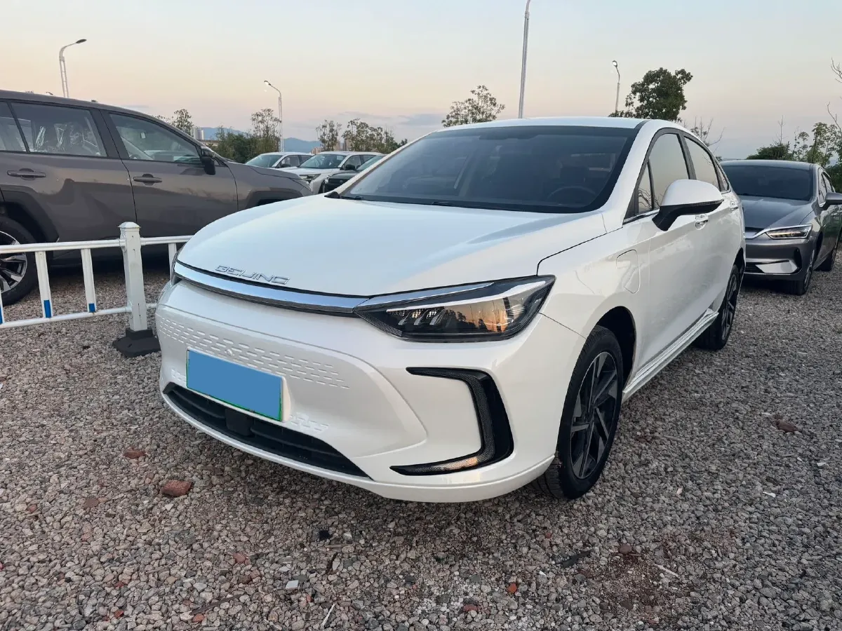 2022 Bestune B70 2.0T 224HP L4 6AT,autocango,china used car exporter,china ev exporter,chinese used car exporter,chinese used ev exporter