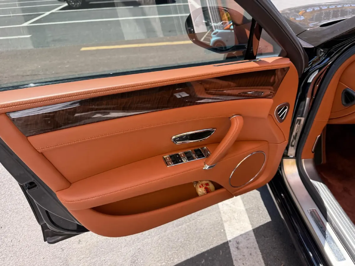 2017 Bentley Flying Spur 4.0T 528HP V8 8AT,autocango,china used car exporter,china ev exporter,chinese used car exporter,chinese used ev exporter