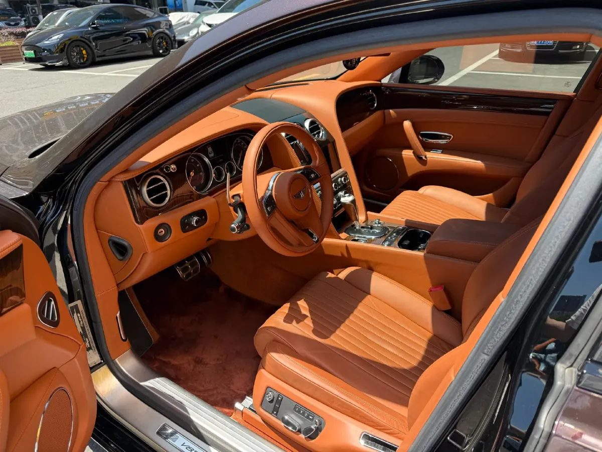 2017 Bentley Flying Spur 4.0T 528HP V8 8AT,autocango,china used car exporter,china ev exporter,chinese used car exporter,chinese used ev exporter