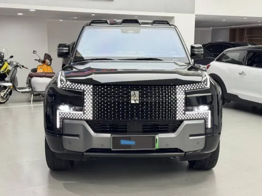 2023 YangWang U8 2.0T 272HP L4 REEV 49.05KWH,autocango,china used car exporter,china ev exporter,chinese used car exporter,chinese used ev exporter