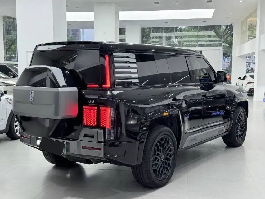 2023 YangWang U8 2.0T 272HP L4 REEV 49.05KWH,autocango,china used car exporter,china ev exporter,chinese used car exporter,chinese used ev exporter