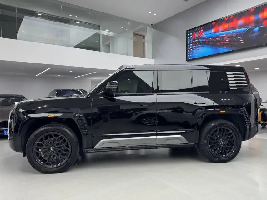 2023 YangWang U8 2.0T 272HP L4 REEV 49.05KWH,autocango,china used car exporter,china ev exporter,chinese used car exporter,chinese used ev exporter