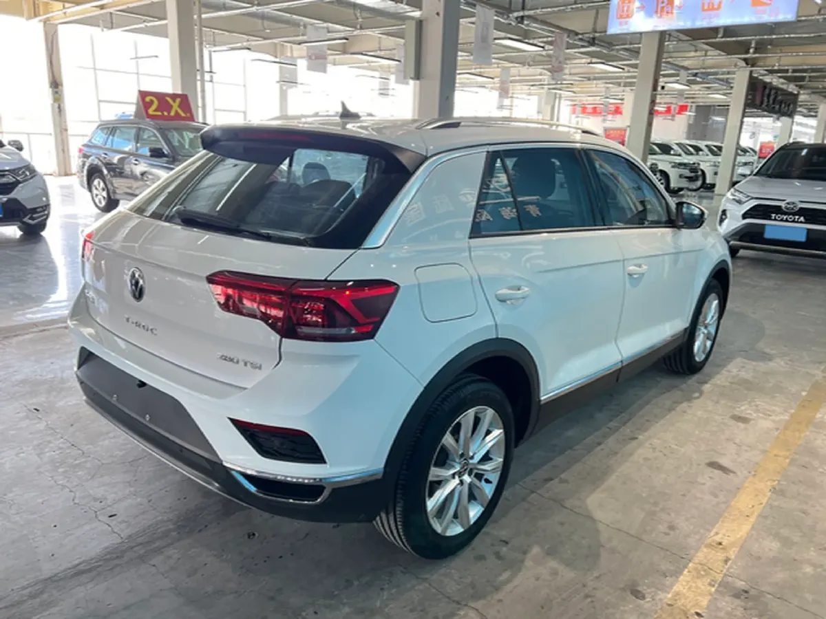 2022 Volkswagen T-Roc 1.4T 150HP L4 7DCT,autocango,china used car exporter,china ev exporter,chinese used car exporter,chinese used ev exporter