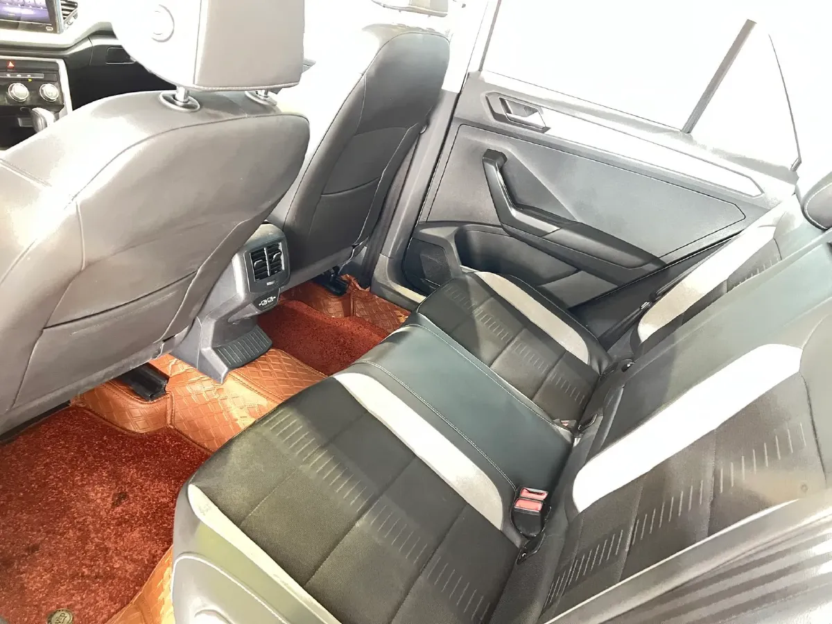 2022 Volkswagen T-Roc 1.4T 150HP L4 7DCT,autocango,china used car exporter,china ev exporter,chinese used car exporter,chinese used ev exporter