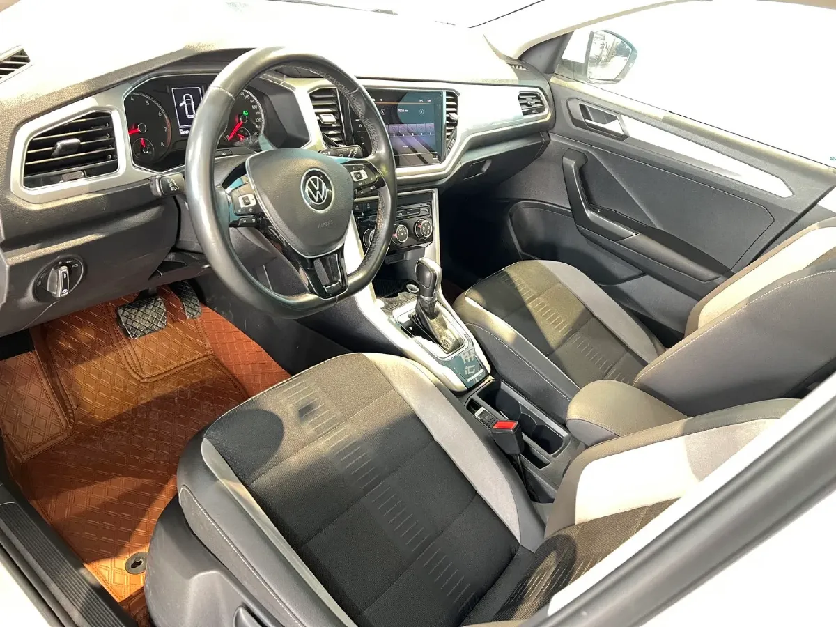 2022 Volkswagen T-Roc 1.4T 150HP L4 7DCT,autocango,china used car exporter,china ev exporter,chinese used car exporter,chinese used ev exporter