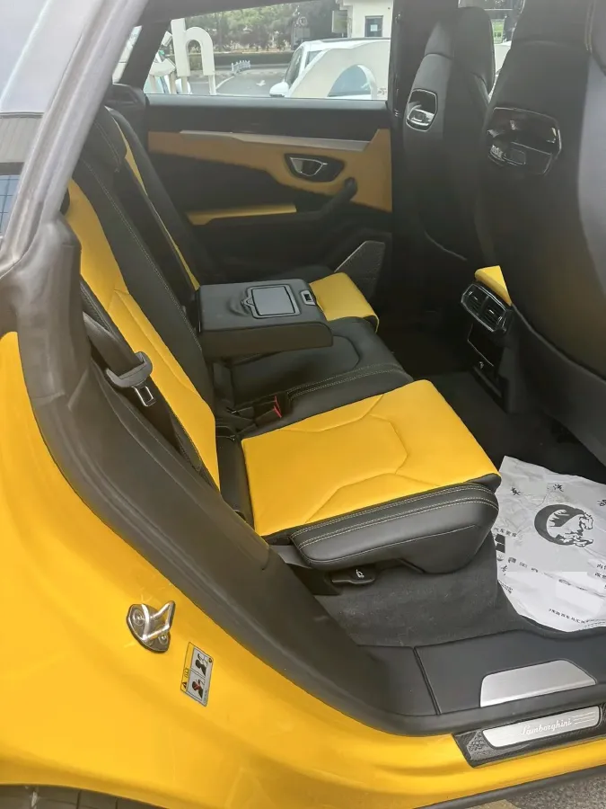 2021 Lamborghini Urus 4.0T 641HP V8 8AT,autocango,china used car exporter,china ev exporter,chinese used car exporter,chinese used ev exporter