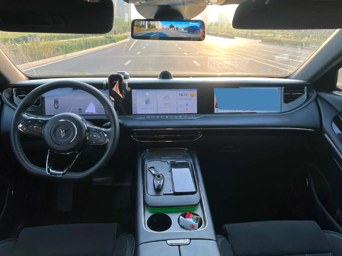 2025 Voyah FREE 1.5T 150HP L4 REEV 43KWH,autocango,china used car exporter,china ev exporter,chinese used car exporter,chinese used ev exporter