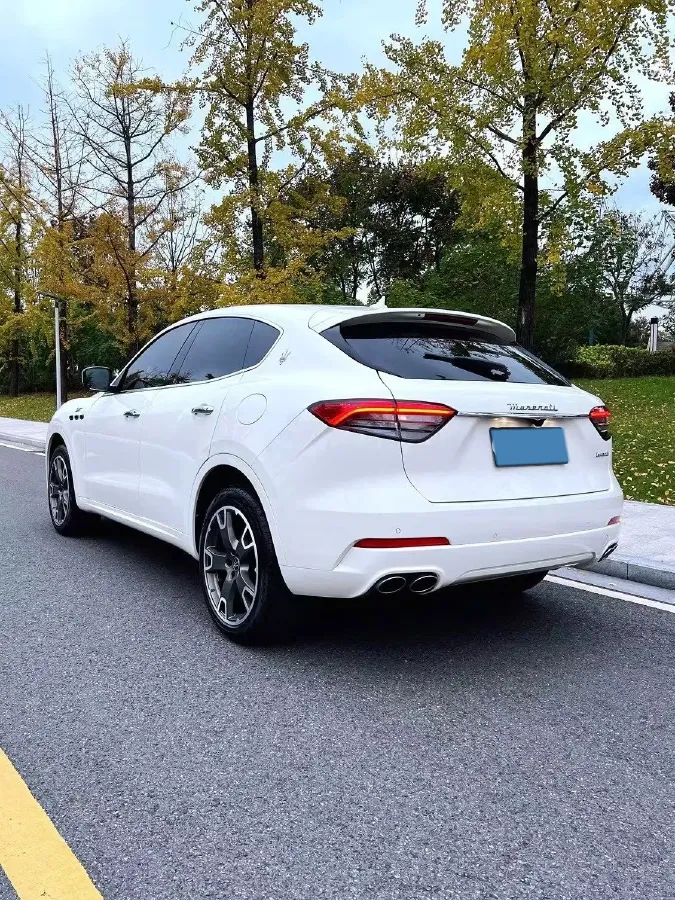 2022 Maserati Levante 2.0T 330HP L4 8AT,autocango,china used car exporter,china ev exporter,chinese used car exporter,chinese used ev exporter