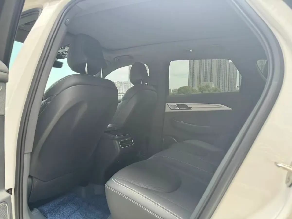 2022 ARCFOX αT BEV 65.6KWH,autocango,china used car exporter,china ev exporter,chinese used car exporter,chinese used ev exporter