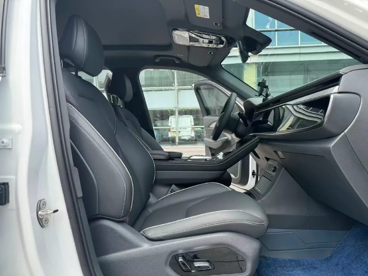 2022 ARCFOX αT BEV 65.6KWH,autocango,china used car exporter,china ev exporter,chinese used car exporter,chinese used ev exporter