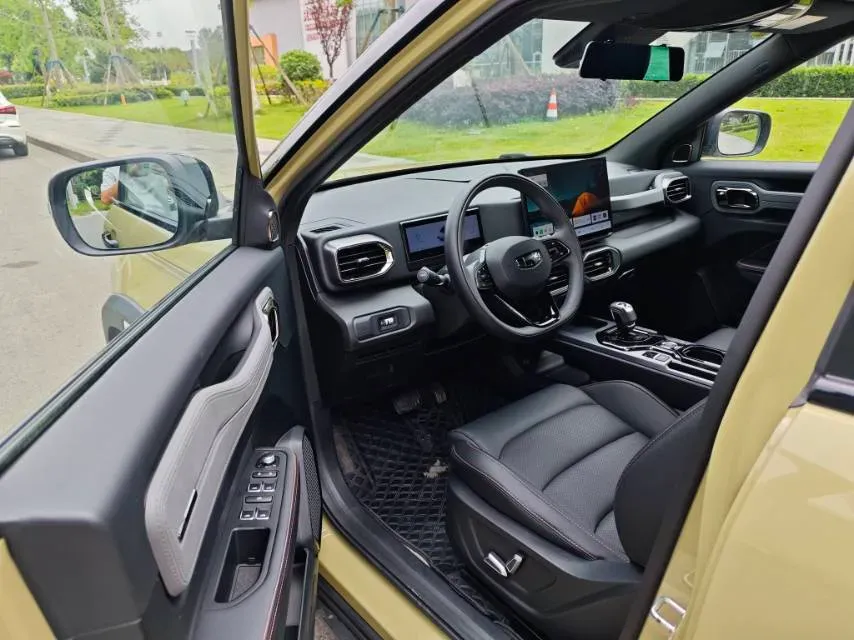 2025 Geely Cowboy 1.5T 181HP L4 7DCT,autocango,china used car exporter,china ev exporter,chinese used car exporter,chinese used ev exporter
