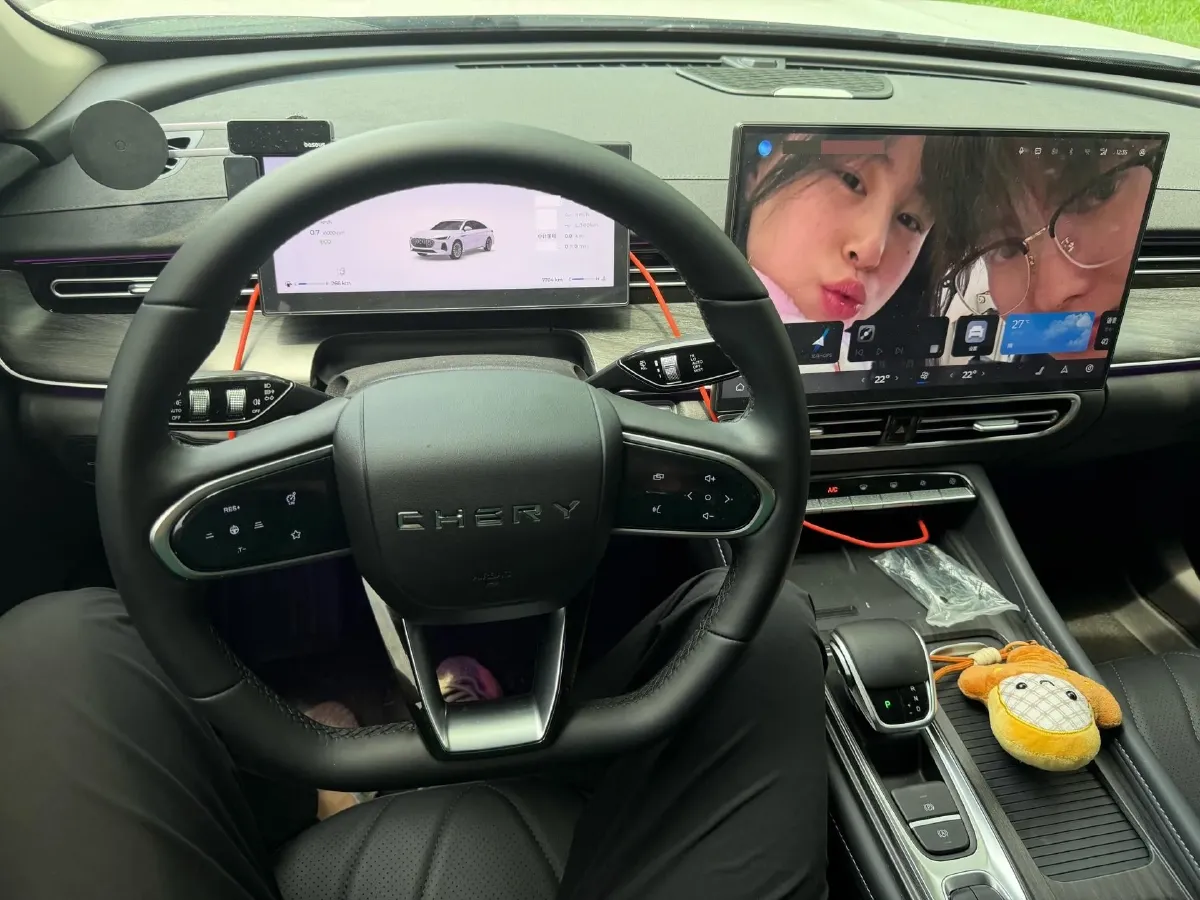 2025 Chery Arrizo 8 Pro 1.6T 197HP L4 7DCT,autocango,china used car exporter,china ev exporter,chinese used car exporter,chinese used ev exporter