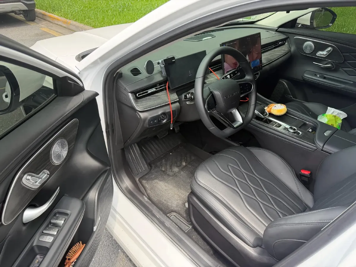 2025 Chery Arrizo 8 Pro 1.6T 197HP L4 7DCT,autocango,china used car exporter,china ev exporter,chinese used car exporter,chinese used ev exporter