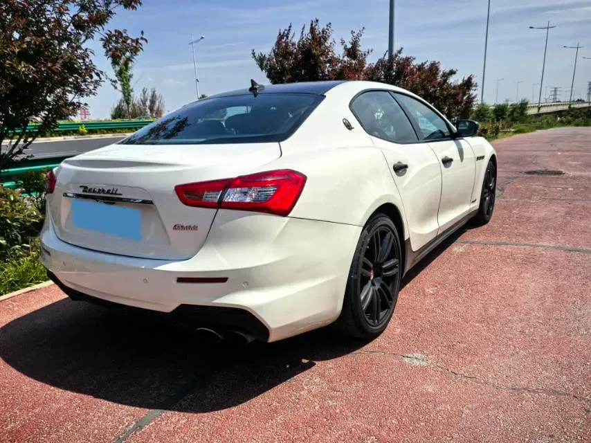 2018 Maserati Ghibli 3.0T 350HP V6 8AT,autocango,china used car exporter,china ev exporter,chinese used car exporter,chinese used ev exporter