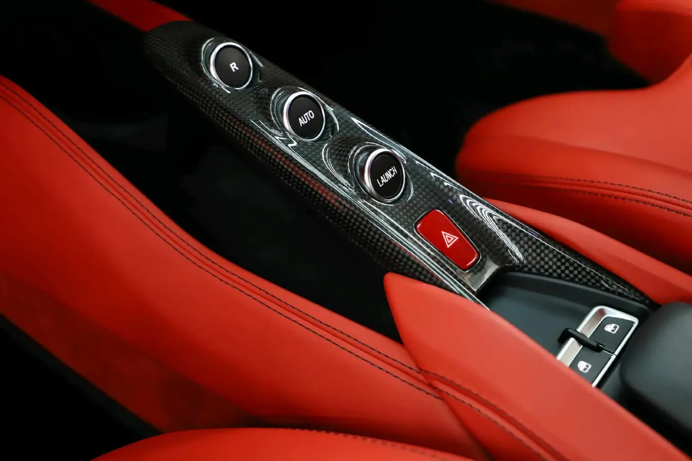 2019 Aston Martin DB11 5.2T 639HP V12 8AT,autocango,china used car exporter,china ev exporter,chinese used car exporter,chinese used ev exporter