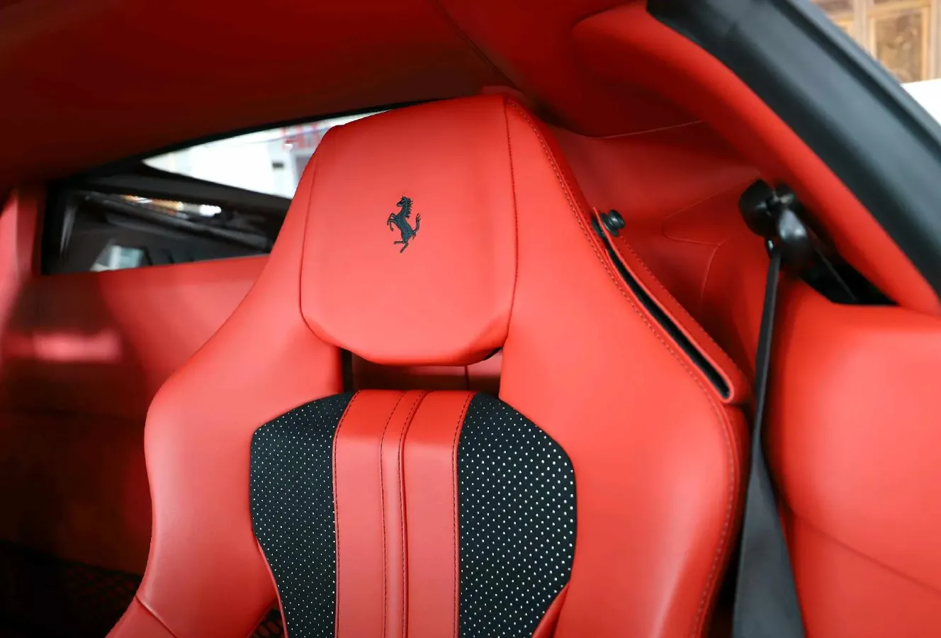 2019 Aston Martin DB11 5.2T 639HP V12 8AT,autocango,china used car exporter,china ev exporter,chinese used car exporter,chinese used ev exporter