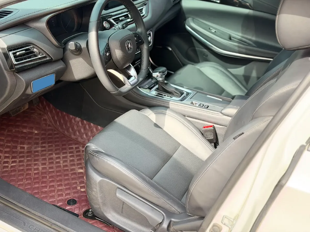 2022 ChangAn Raeton CC 1.5T 188HP L4 7DCT,autocango,china used car exporter,china ev exporter,chinese used car exporter,chinese used ev exporter