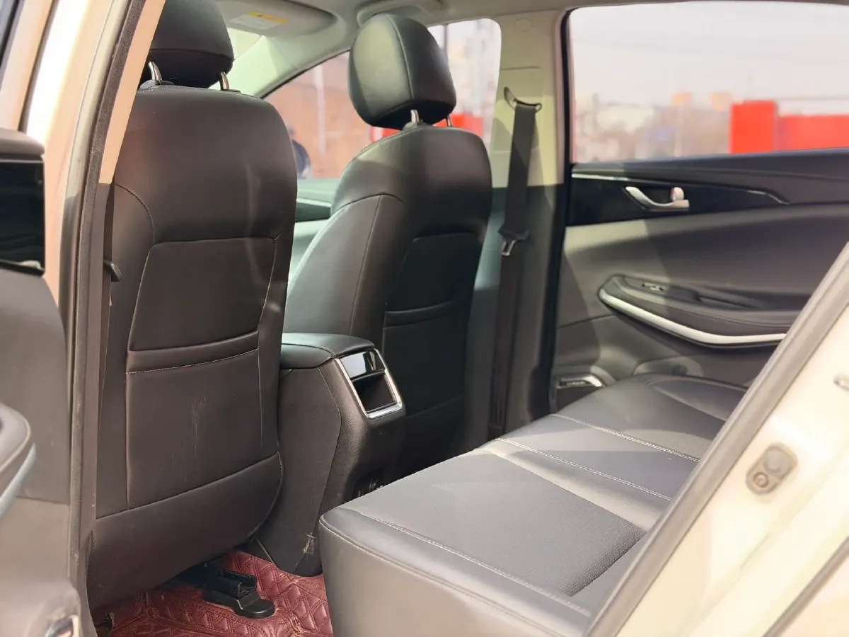 2022 ChangAn Raeton CC 1.5T 188HP L4 7DCT,autocango,china used car exporter,china ev exporter,chinese used car exporter,chinese used ev exporter