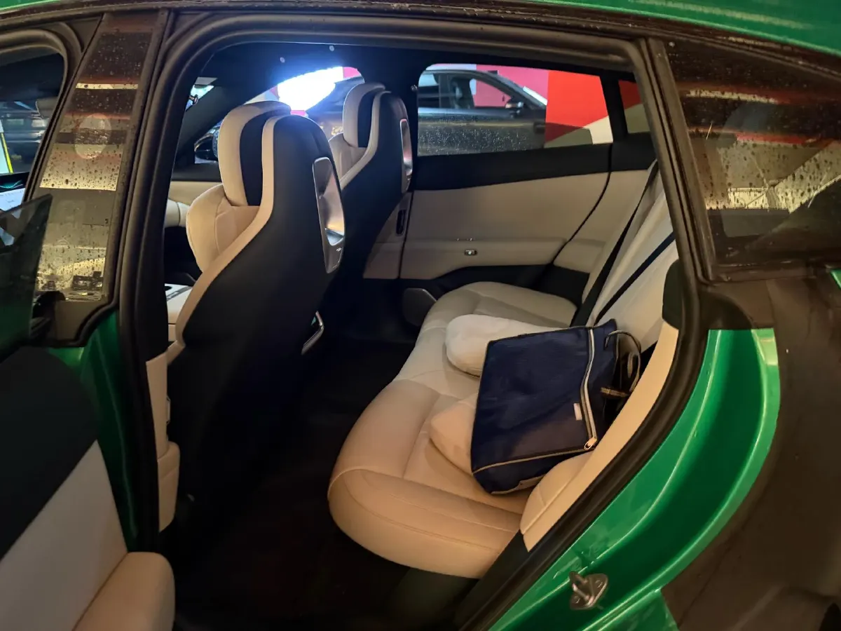 2025 MI YU7 BEV 96.3KWH,autocango,china used car exporter,china ev exporter,chinese used car exporter,chinese used ev exporter