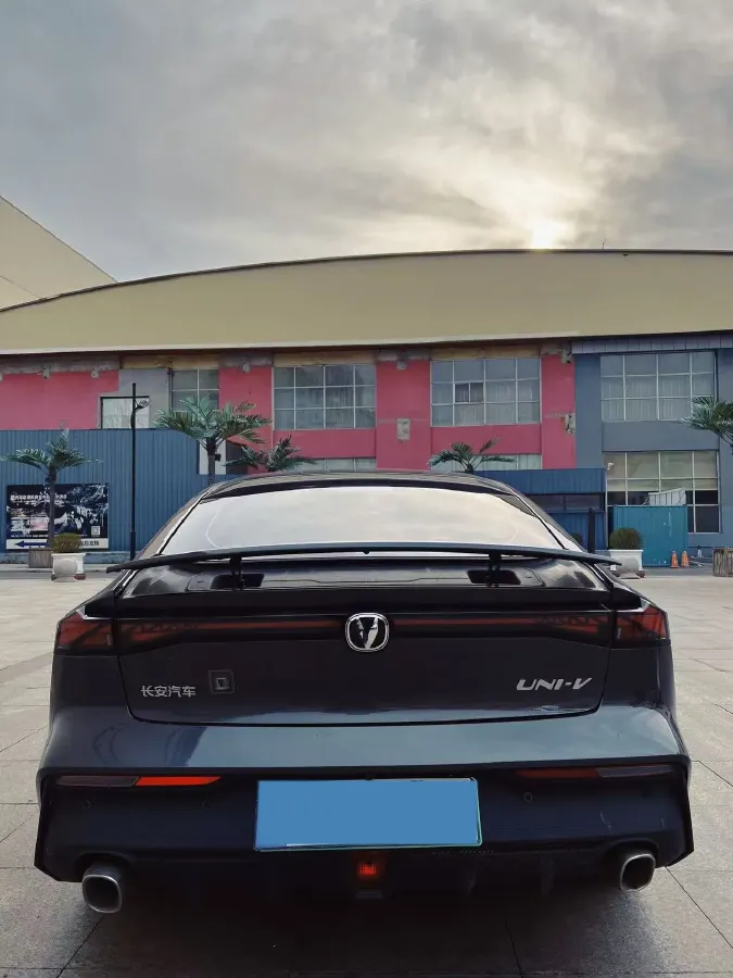 2023 ChangAn UNI-V iDD 1.5T 170HP L4 6TCT PHEV 18.4KWH,autocango,china used car exporter,china ev exporter,chinese used car exporter,chinese used ev exporter