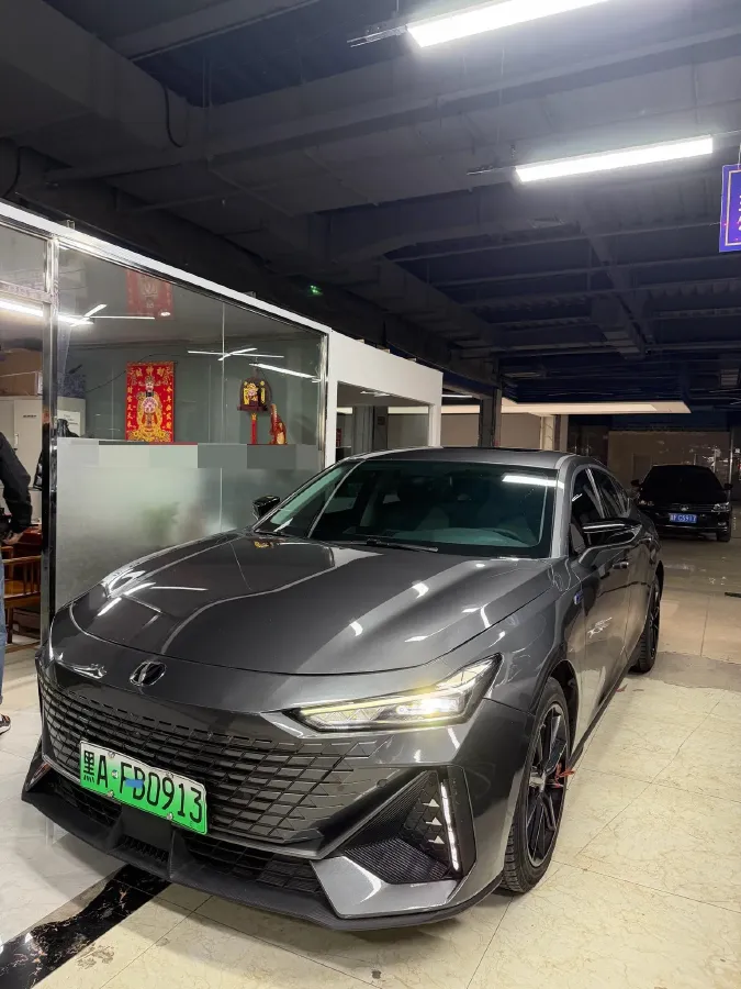 2023 ChangAn UNI-V iDD 1.5T 170HP L4 6TCT PHEV 18.4KWH,autocango,china used car exporter,china ev exporter,chinese used car exporter,chinese used ev exporter